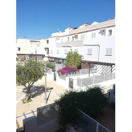 In Almeria With Shared Pool アパート